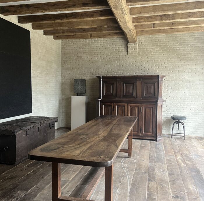 Early 18th century Italian walnut sarcristy credenza cupboard - Image 16